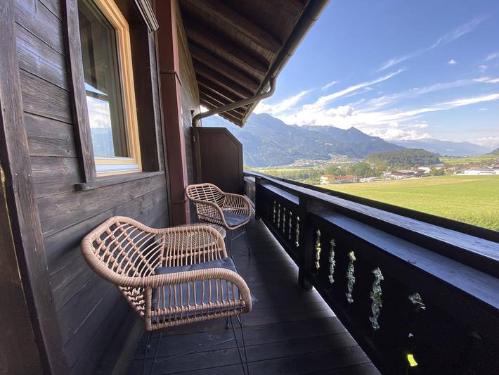 Gîte pour 2 personnes, avec Balcon et Terrasse ainsi que Jardin et Vue à Wiesing