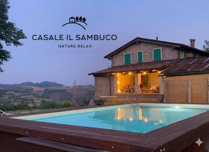 Casa vacanza per 8 persone, con piscina e giardino nonché panorama in Pianoro