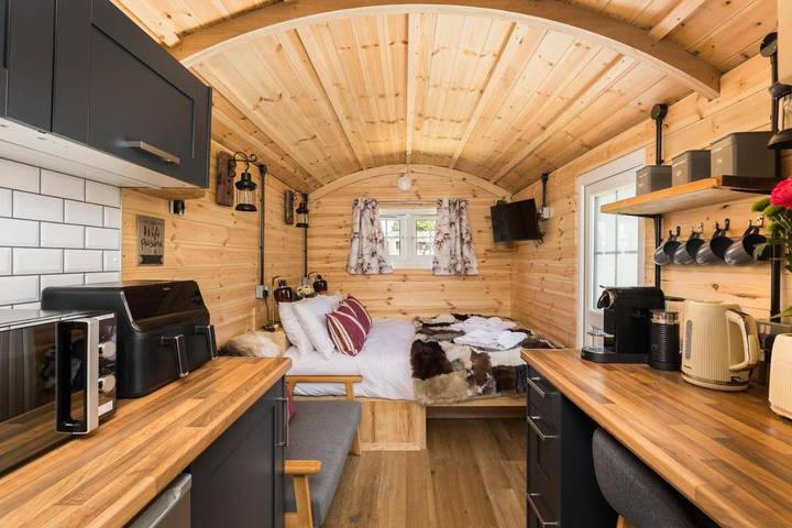 Glamping for 2 people, with Terrace and Garden in Bourton-on-the-Water