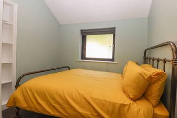 Holiday Home for 4 People in Eastbourne, East Sussex, Photo 3