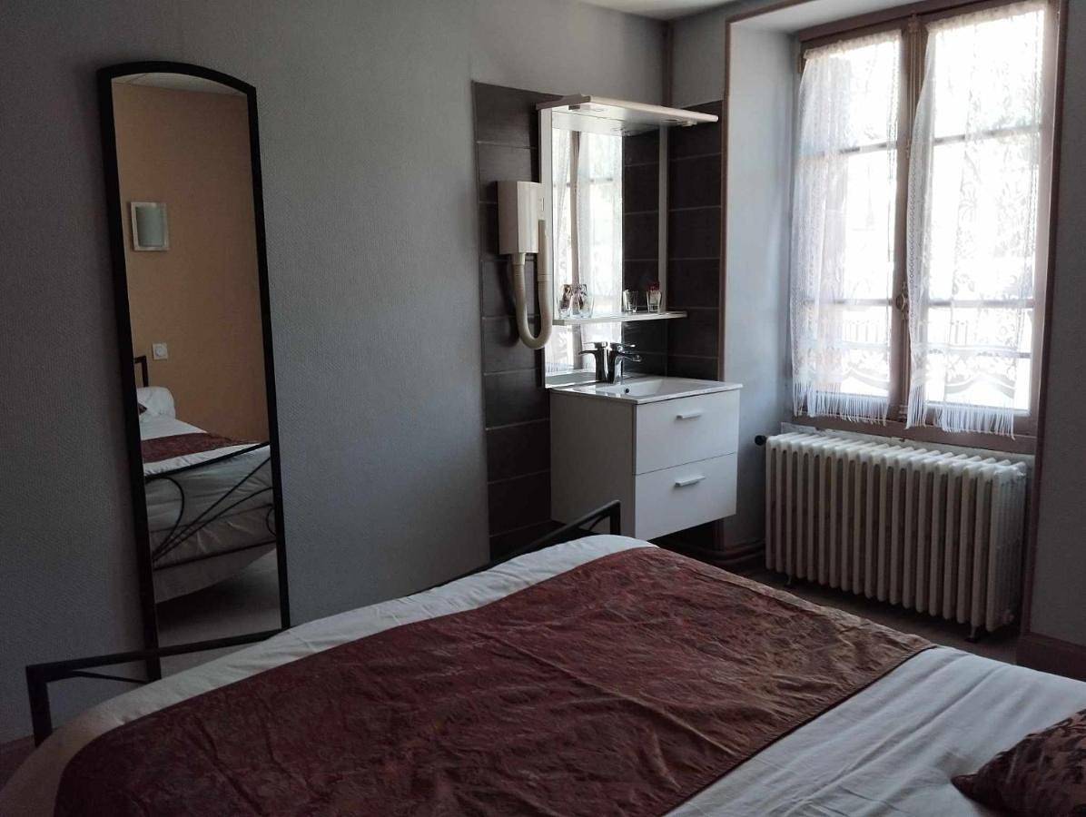 Double Room with Shared Bathroom in Prades-d'Aubrac, Parc naturel régional de l'Aubrac