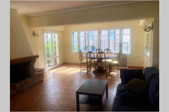 Casa rural para 12 personas, con vistas y balcón además de jardín y piscina en Benicasim - 4