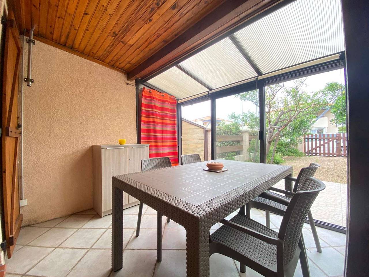 Charming 2-Room Pavilion with Ac, Terrace, and Parking, 1.5 km from Beach in Port-la-Nouvelle, Narbonne region