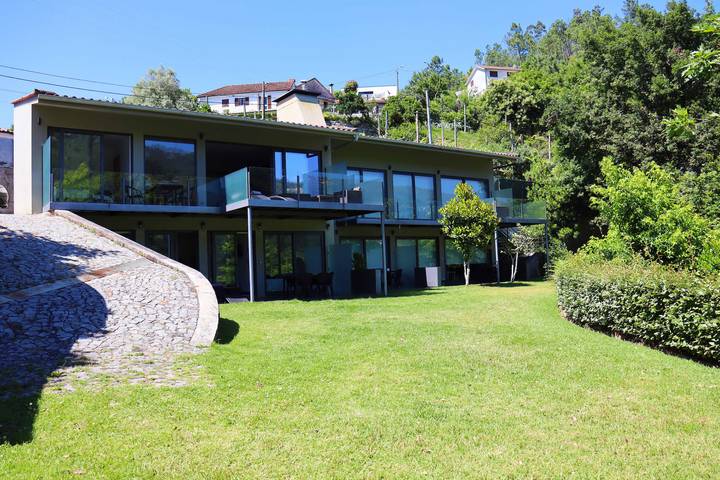 Gîte pour 4 personnes, avec vue sur le lac ainsi que balcon et jardin dans Gerês - 2
