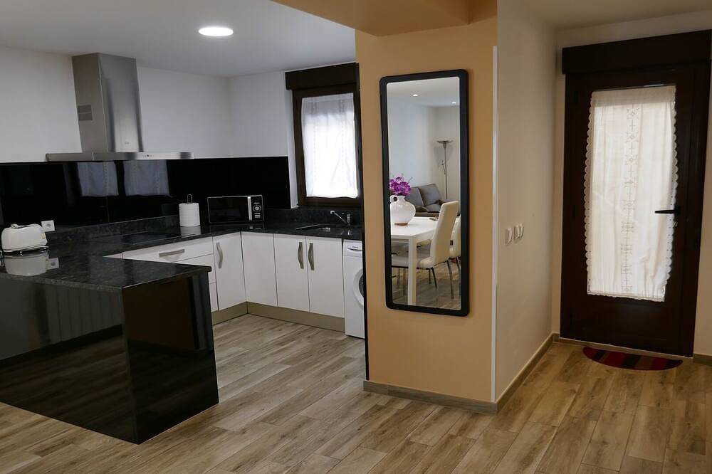 Entire apartment, La Muralla apartments in Zamora, Zamora Province