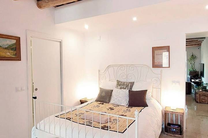 Ganze Wohnung, Echter Vintage-Loft im Stadtzentrum in Vilanova i la Geltrú, Garraf