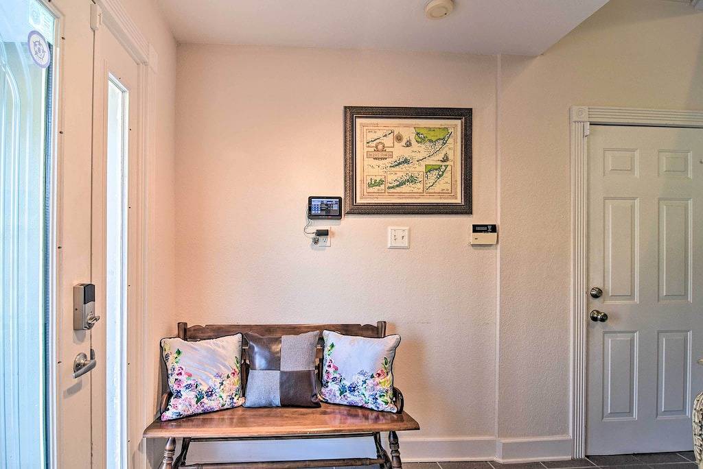 Colorful Townhome, Steps to Clearwater Beach! in Clearwater Beach, Clearwater
