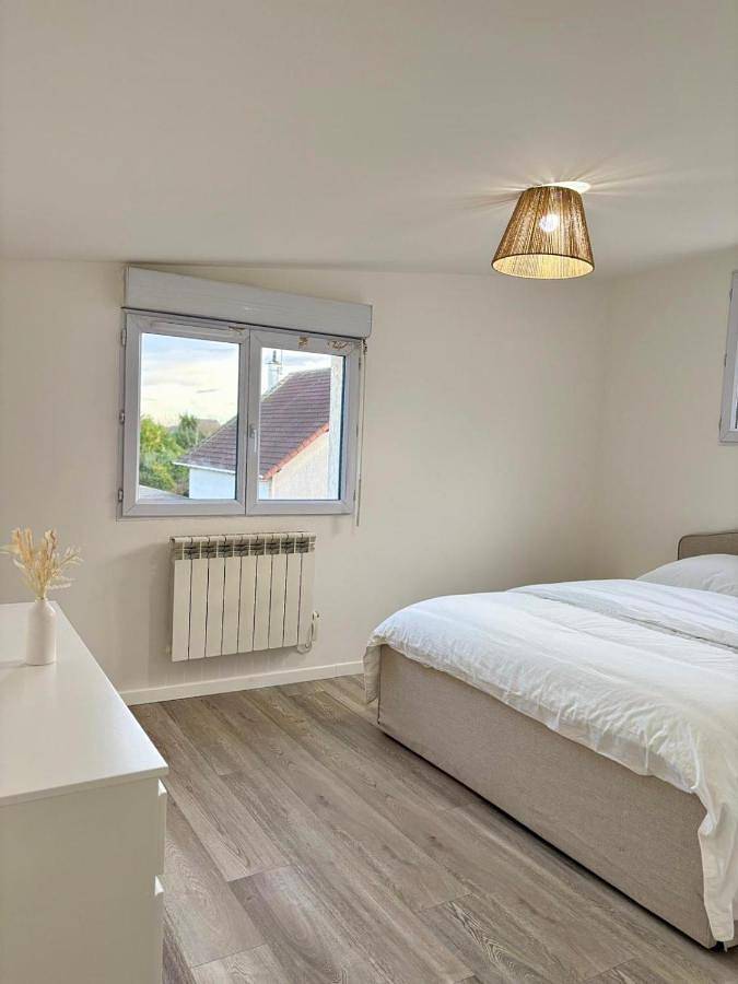 Appartement entier, One-Bedroom Apartment in Villiers-le-Bel, Val-d'Oise