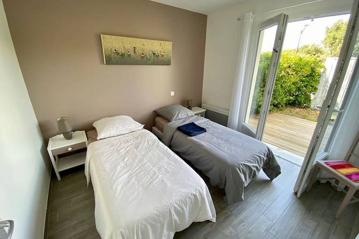 Location de vacances pour 6 personnes, avec terrasse et jardin dans Hourtin Plage - 4