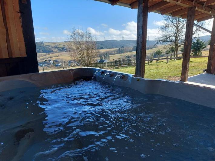 Ferienhaus für 11 Personen, mit Balkon und Whirlpool sowie Terrasse und Garten in Hellenthal - 3