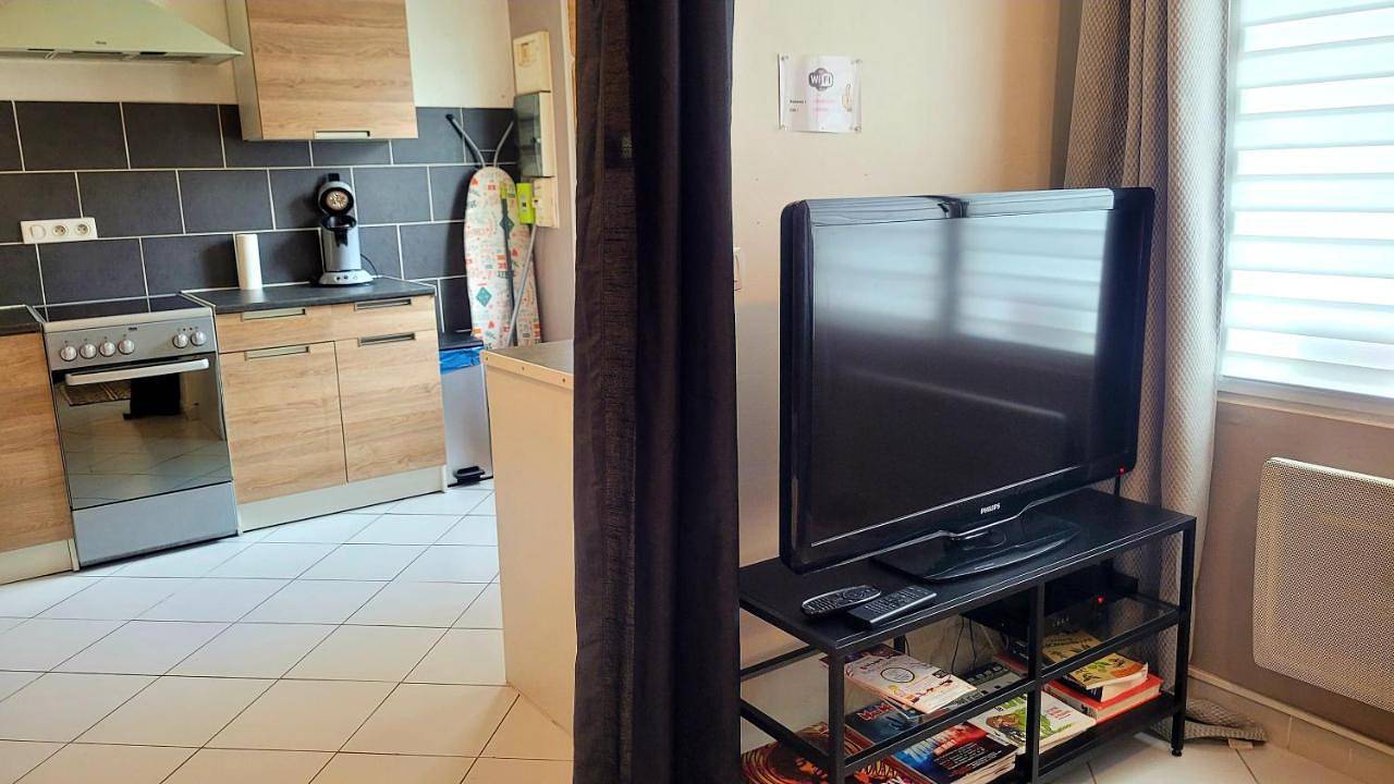 Appartement entier, Ravissant studio privé 2 pièces "Le Cosy" tout équipé in Monchy-Saint-Éloi, Oise