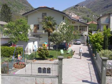 Chambre d’hôte pour 2 personnes, avec jardin dans Pont-Saint-Martin (Aosta)