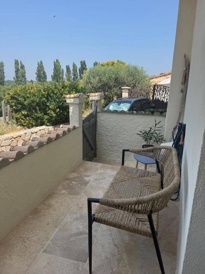 Appartement entier, Balaruc Le Vieux Superbe studio dans maison médiévale avec terrasse et vue lagune de Thau in Balaruc-le-Vieux, Côte méditerranéenne (France)