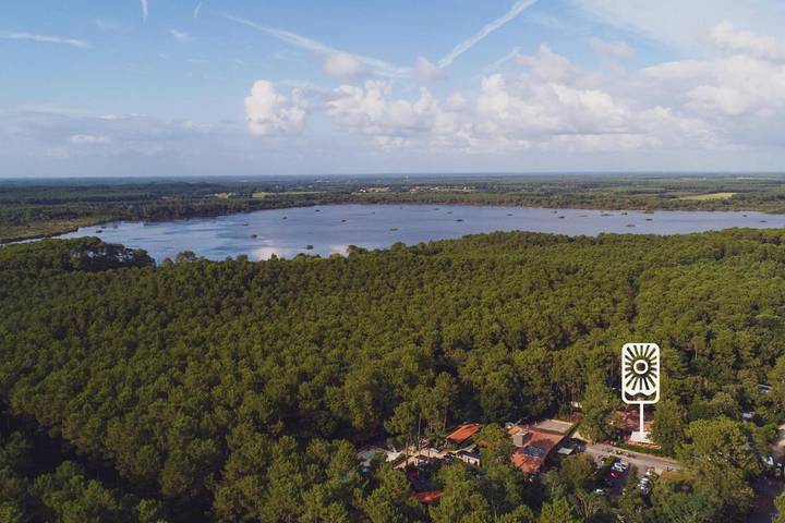 Camping pour 3 personnes, avec piscine ainsi que jardin et sauna, animaux acceptés à Seignosse