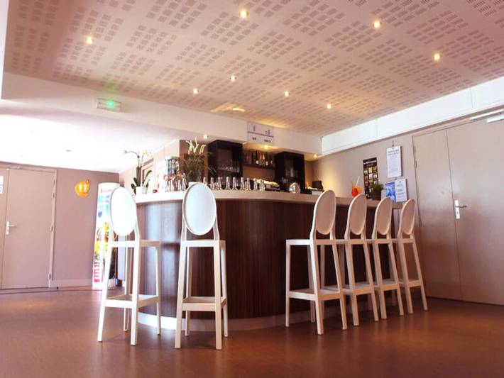 Gîte pour 5 personnes, avec piscine, adapté aux familles à Parent