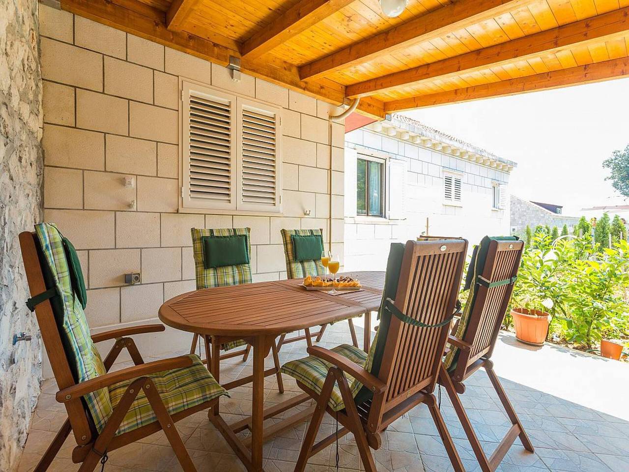 Geheel appartement, Holiday apartment Marko for 2 with pool and grill in Zaton, Grad Dubrovnik