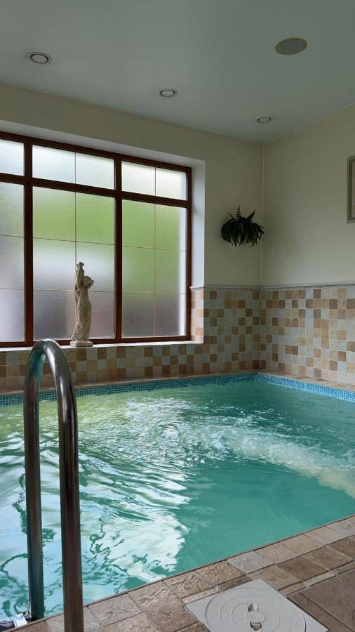 Gästehaus für 4 Personen, mit Ausblick und Sauna sowie Pool und Garten - 1