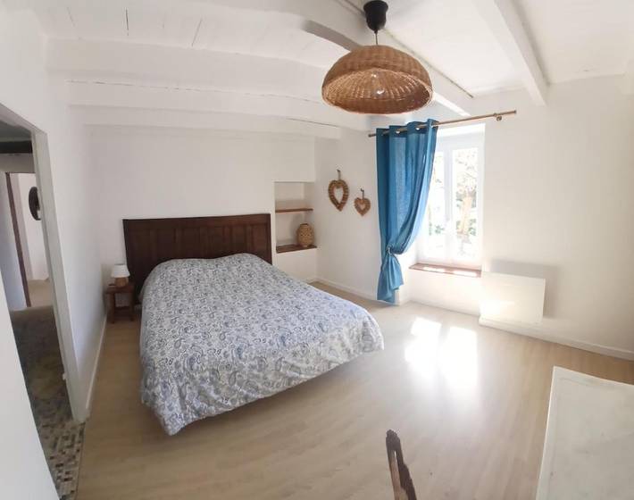 Location de vacances pour 6 personnes, avec vue et jardin à Saint-Sornin-la-Marche
