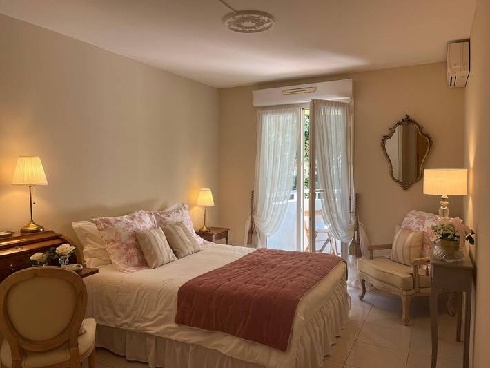 Location de vacances pour 2 personnes, avec balcon à Beausoleil