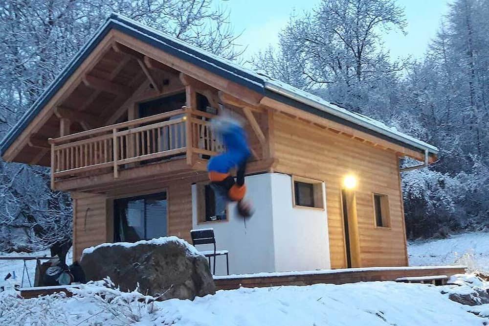 Cocooning chalet in the mountains, 10 minutes from Lake Serre-Ponçon in Chorges, Écrins National Park