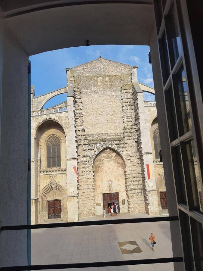 Gîte pour 2 personnes, avec Vue dans Basilique Sainte Marie Madeleine Saint Maximin - 3