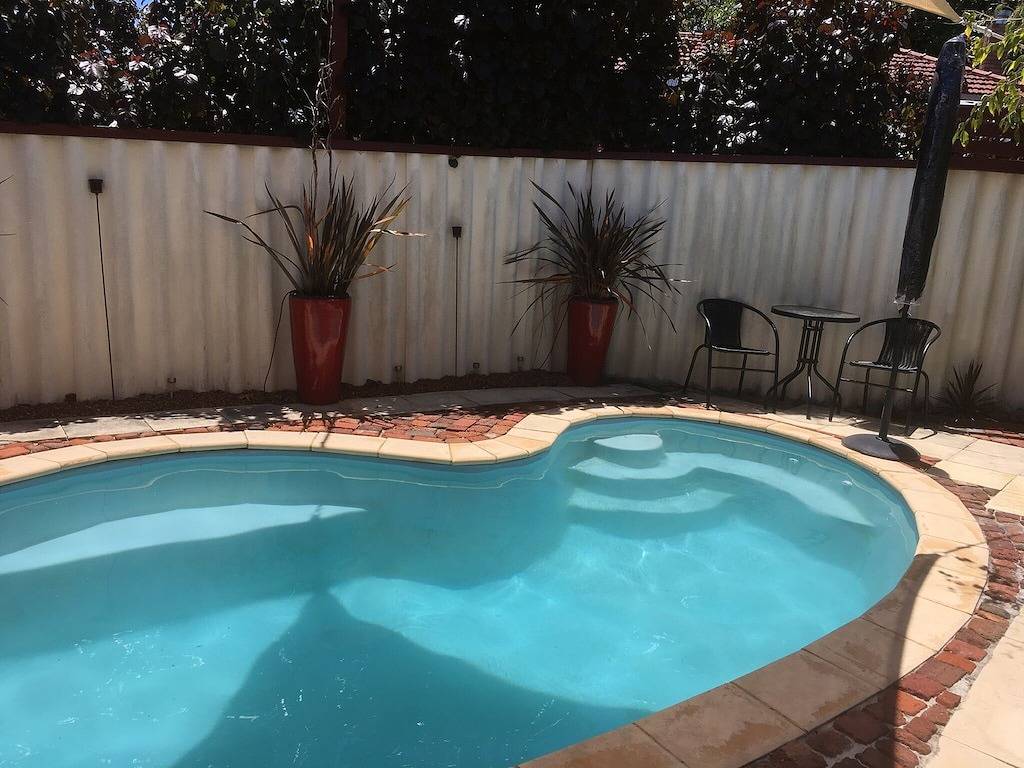 Zuhause in der Ferne, mit Pool, Bar im Freien, Pizzaofen, 2 Grills und kleinem Fitnessstudio in Perth, Western Australia