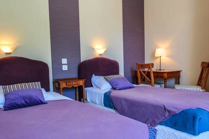 Gîte pour 5 personnes, avec piscine et vue dans Lac d'Uby - 3