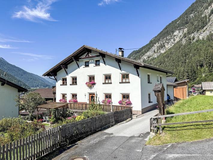 Ferienwohnung für 4 Personen in Pettneu am Arlberg