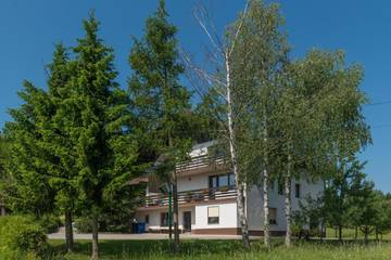 Gîte pour 4 personnes, avec vue et jardin à Logatec