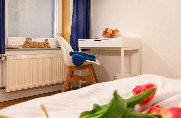 Ganze Ferienwohnung, Gemütliches Ferienzimmer beim Leuchtturm Warnemünde für 2 Gäste in Warnemünde Strand, Warnemünde