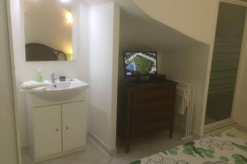 Porticcio: coquet Rez de jardin indépendant villa récente petit déjeuner offert in Porticcio, Grosseto-Prugna