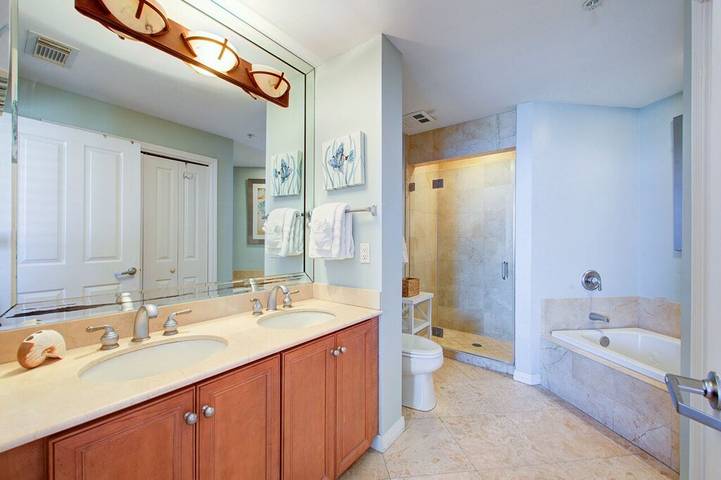 Vacation rental for 8 people, with balcony and pool as well as hot tub in Okaloosa Island