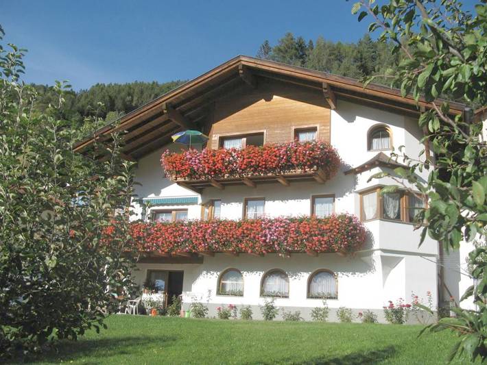 Ferienwohnung für 4 Personen, mit Balkon und Garten sowie Ausblick in Kauns