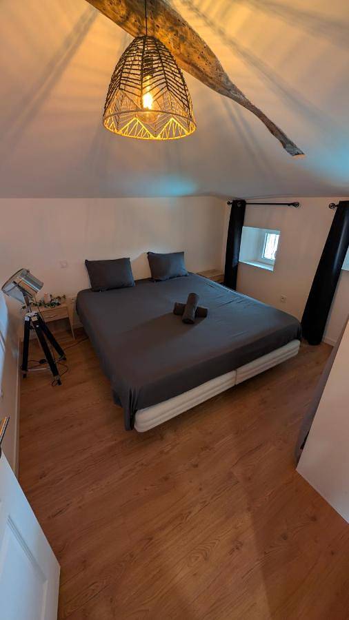 Appartement entier, Charmant T2 Climatisé à deux pas du centre in Lisle-sur-Tarn, Région d'Albi