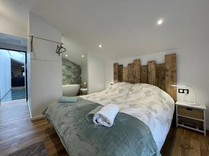 Location de vacances pour 4 personnes, avec jardin ainsi que piscine et terrasse à Iholdy - 3