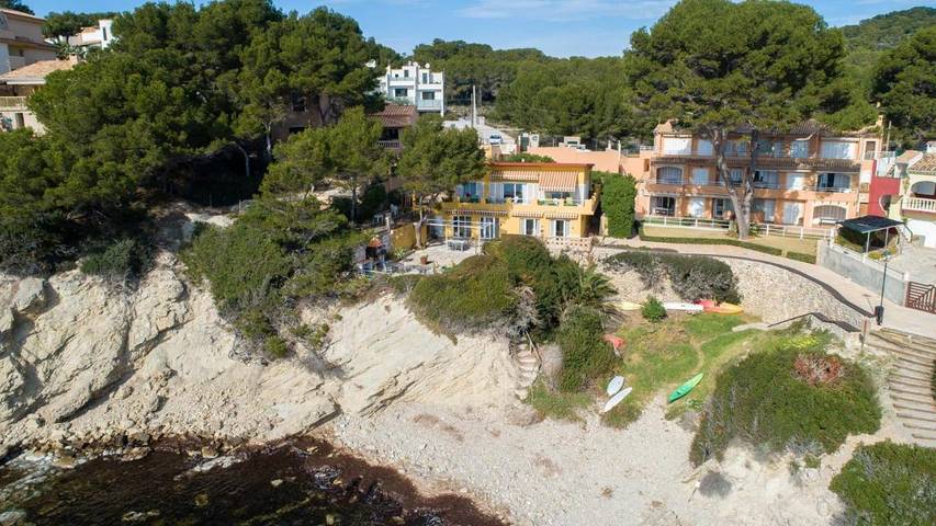 Appart’hôtel pour 3 personnes, avec Balcon et Terrasse ainsi que Jardin et Vue à Sant Elm