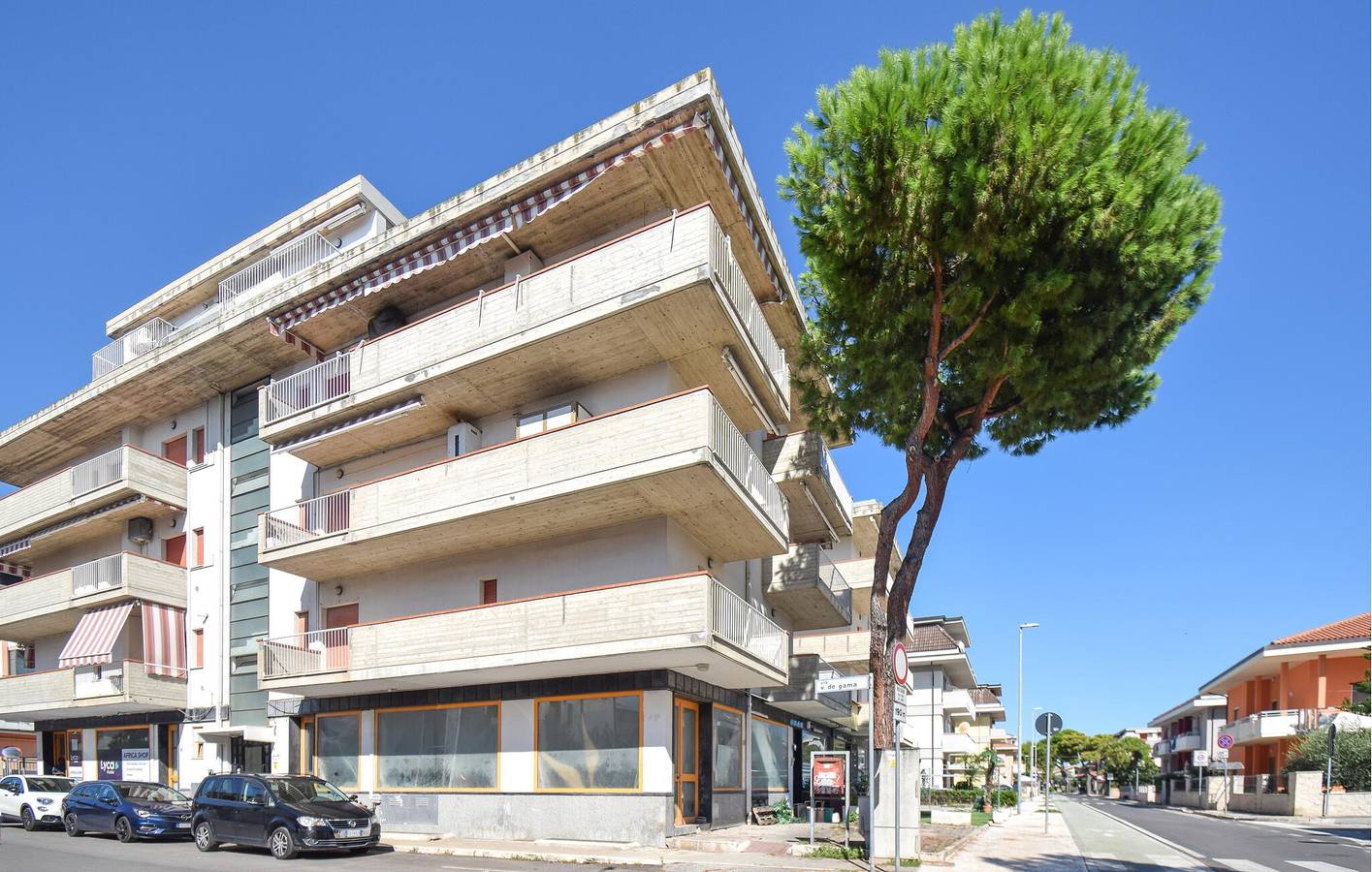 Ganze Ferienwohnung, Gemütliches Strandapartment mit AC und Küche, 2km zum Strand in Martinsicuro, Teramo Provinz