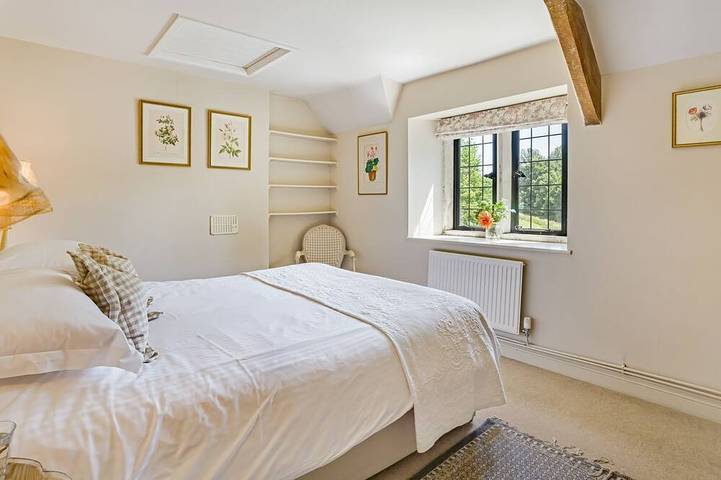 Grindstone Mill - sleeps 12 guests  in 6 bedrooms in Stroud, Gloucestershire