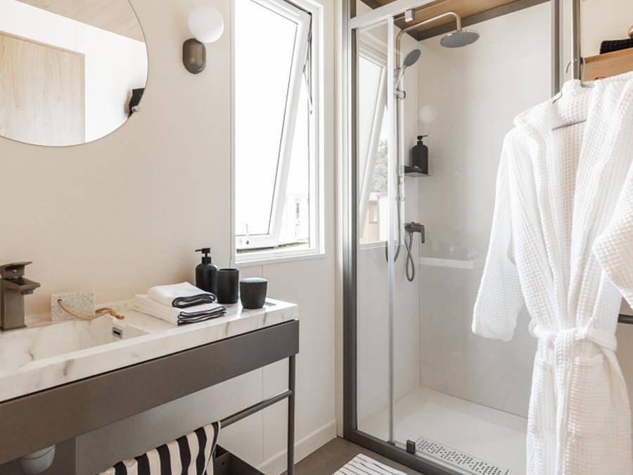 Camping de l'Aigle - Hébergement 4 personnes - Mobil home Cottage Premium 2 Chambres - climatisation - Lave vaiselle in Aiguines, Parc naturel régional du Verdon
