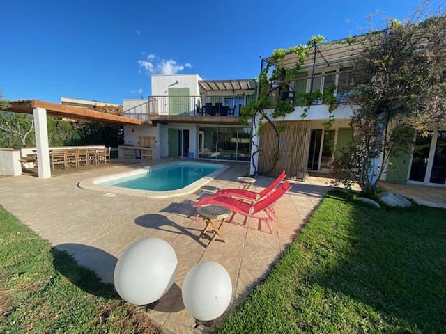 Location de vacances pour 12 personnes, avec balcon ainsi que piscine et vue dans Plage de Vardiola - 2