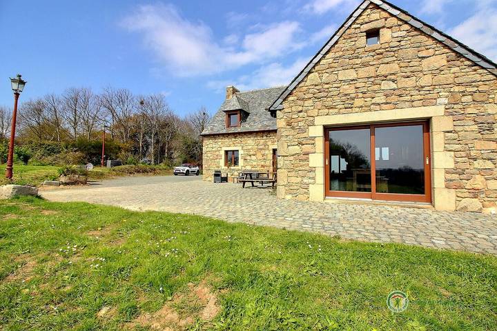 Gîte pour 6 personnes, avec terrasse et jardin à Lanmodez - 3