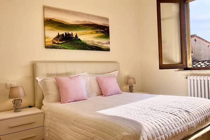 Appartement entier, Magnifique et lumineux 2 Br Apt. avec terrasse in Montepulciano, Province de Sienne