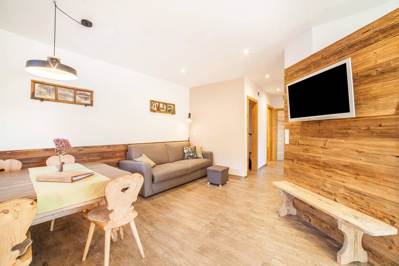 Chalet "Ebnerhof" con vista montagna, Wi-Fi e giardino in Saltusio, Rifiano