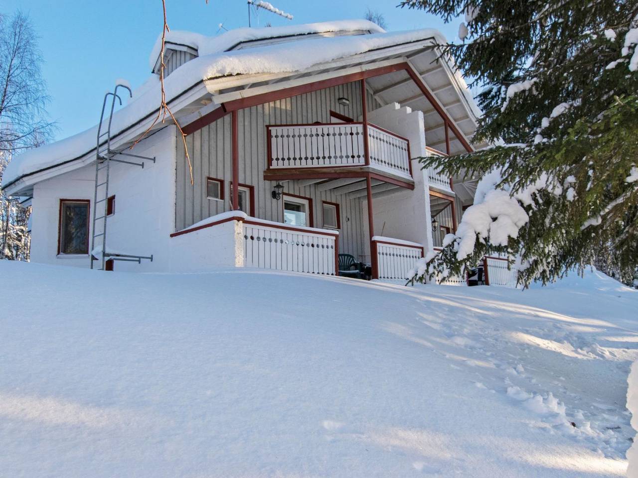 Hallantytär a2 paritalo in Ukkohalla, Kainuu