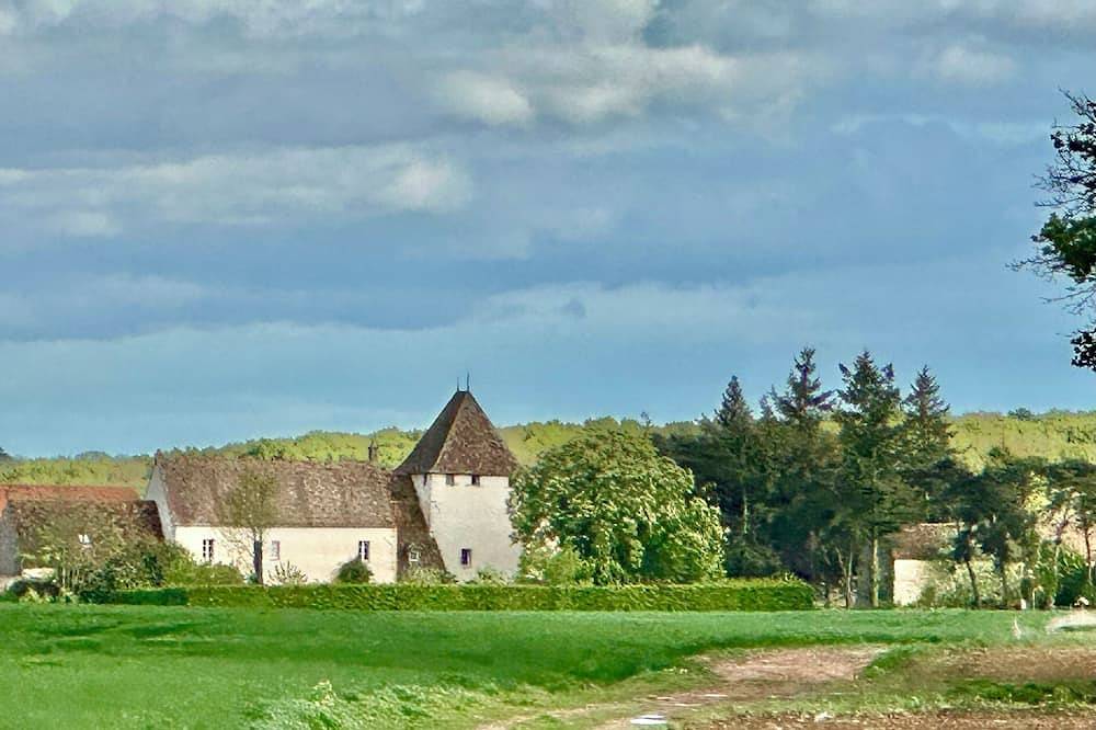 Ferme-Manoir de Cochefilet in the countryside (ask for the weekend package) in Roinville, Essonne