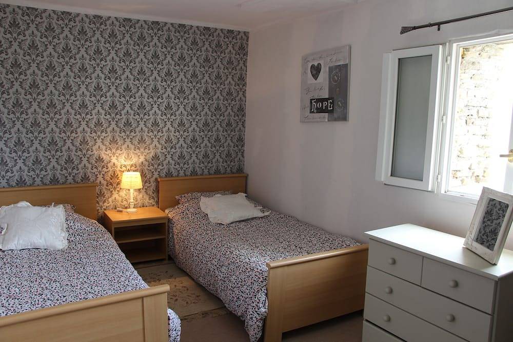 Hübsches Gästehaus in der Normandie in der Nähe des Mont Saint Michel in Aucey-la-Plaine, Avranches und Umgebung