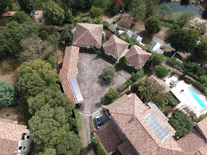 Gîte pour 5 personnes, avec vue ainsi que balcon et piscine à Meyras - 2