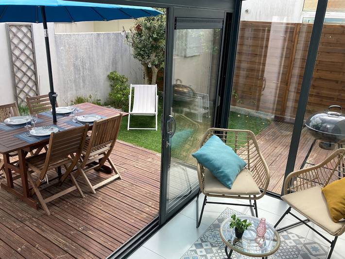 Gîte pour 6 personnes, avec terrasse et jardin