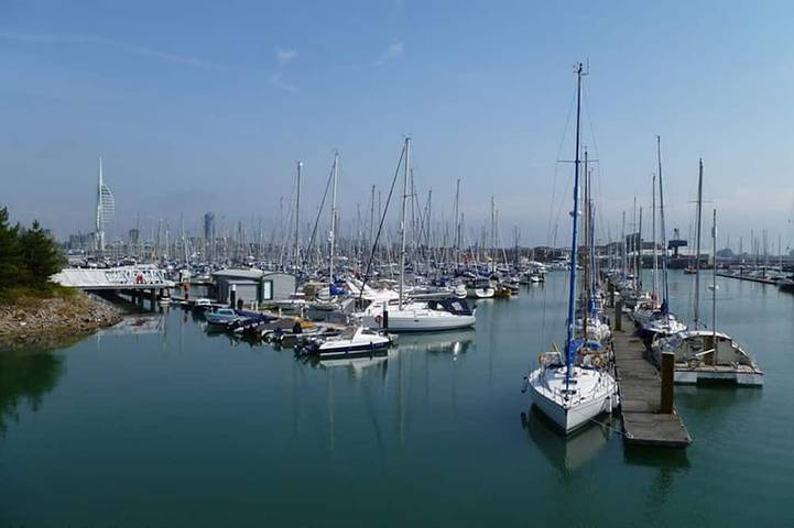 Holiday rental for 8 people in Gosport