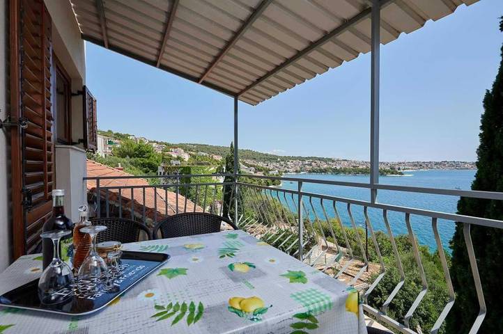 Ferienwohnung für 4 Personen, mit Balkon in Trogir